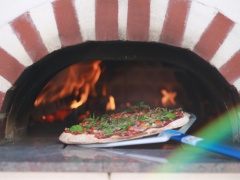 Brot- und Pizzaöfen-Wie in Italien: Pizza aus dem hauseigenen Holzofen.